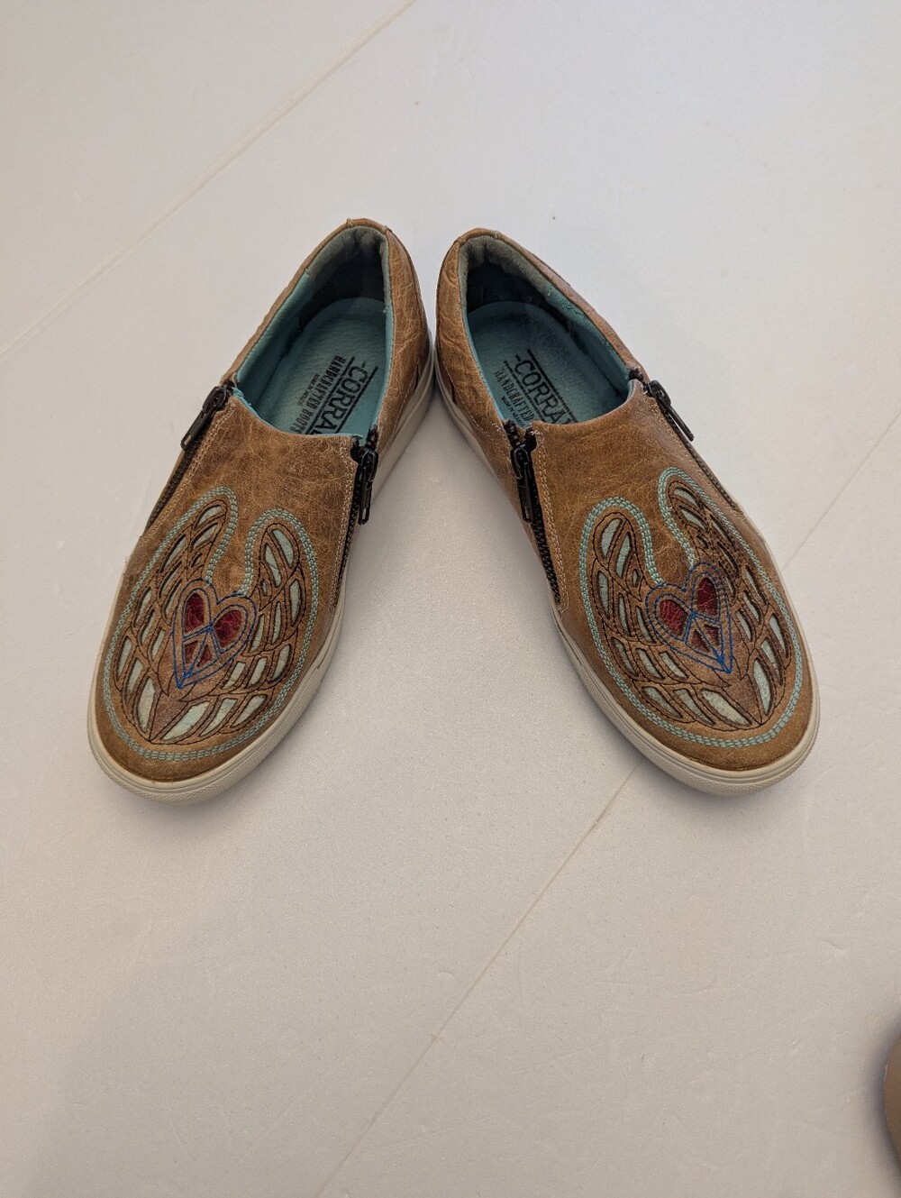 Corral Distressed Tan Winged Heart Peace Sign Embroidered Slip On shoe. - Picture 3 of 8